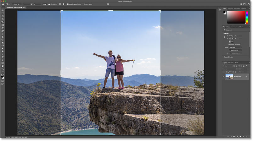 The cropping border in Photoshop is set to the previous aspect ratio